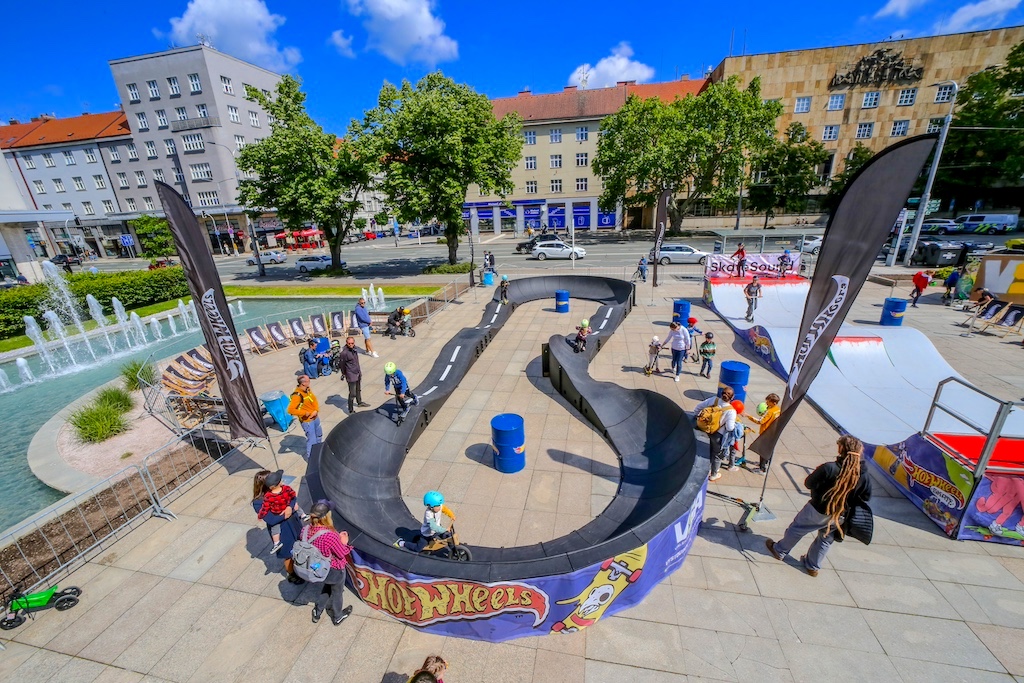 HOT WHEELS PUMPTRACK – BOWTIE